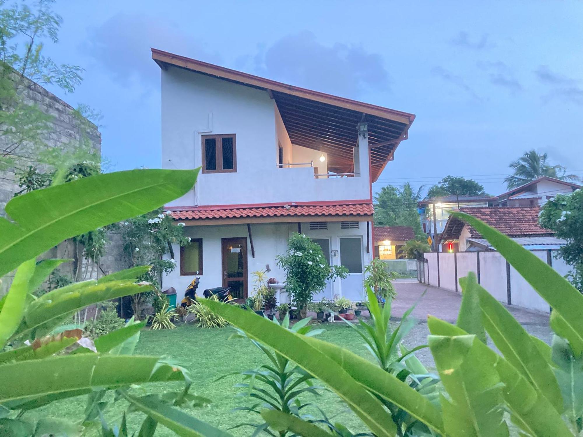 Hotel White Horse Mirissa Exterior foto