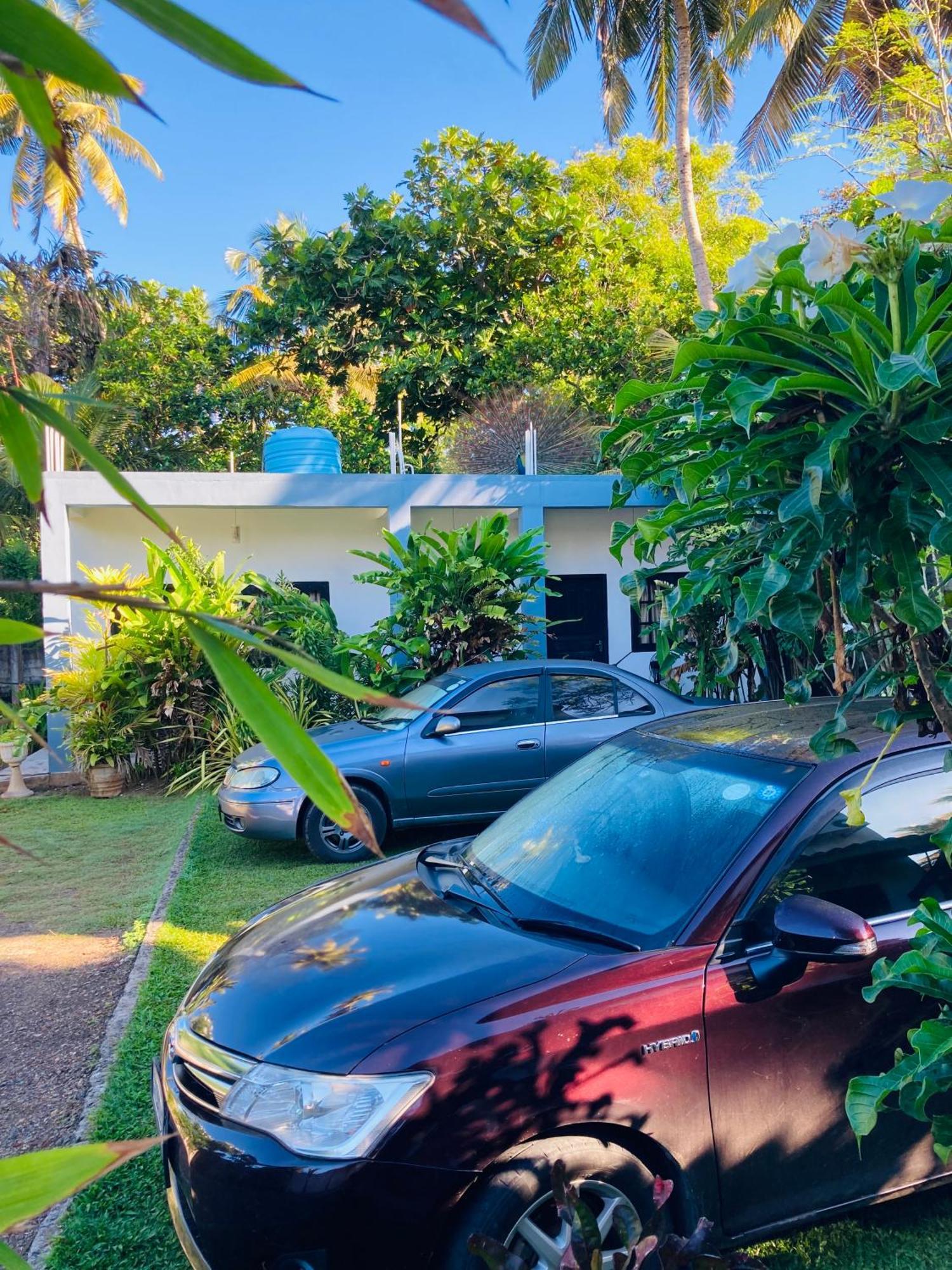 Hotel White Horse Mirissa Exterior foto